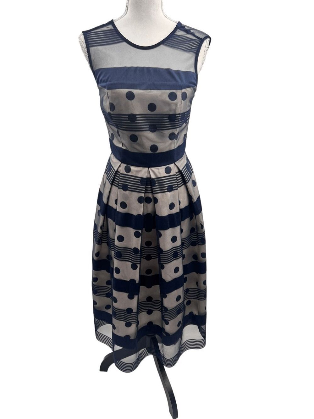 J. Peterman  sleeveless fully lined polka dot a line dress size 4 - Picture 7 of 16